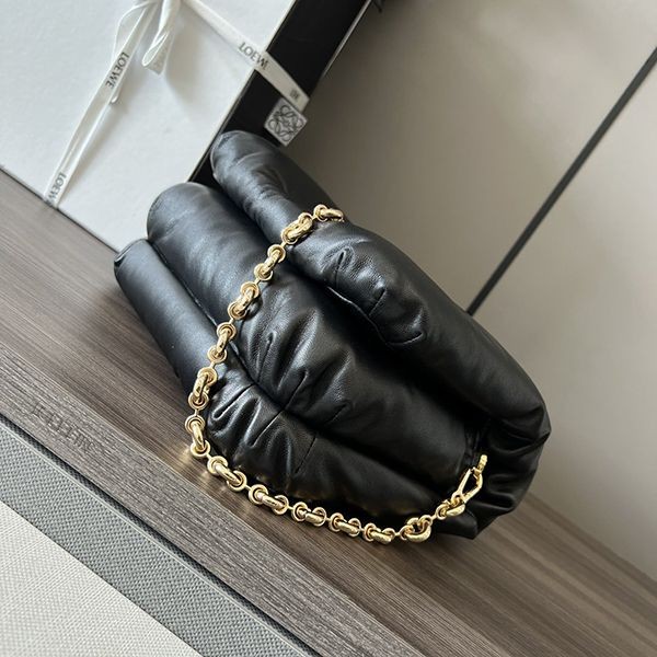 超希少!ロエベ Goya Puffe ナッパ ラムスキン 偽物 ショルダーバッグ lok49250
