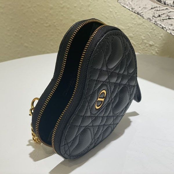ディオール CARO チェーンストラップ ハート型ポーチ dez87943