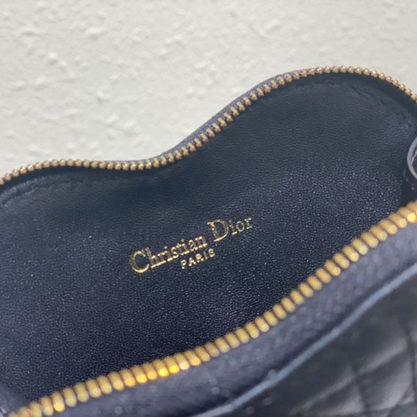 ディオール CARO チェーンストラップ ハート型ポーチ dez87943