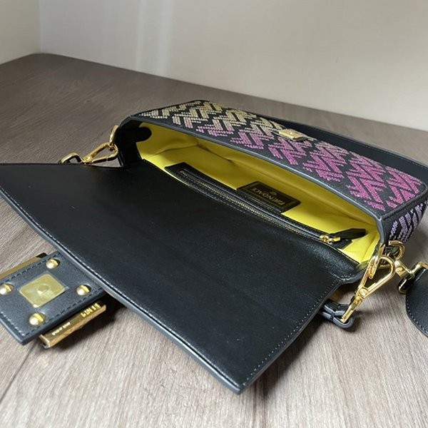フェンディxヴェルサーチ 偽物 ショルダーバッグ FEND1 BAGUETTE fer15751