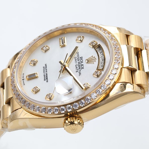 ロレックス 時計 スーパーコピー デイデイト ホワイト 36mm ros09982