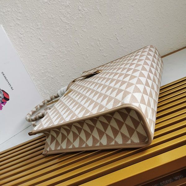 激安価格!プラダ シンボル ファブリック 偽物 スモールバッグ pus03754