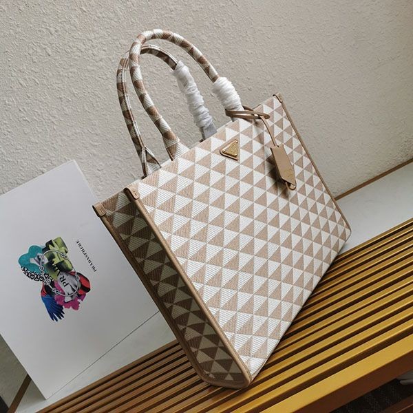 激安価格!プラダ シンボル ファブリック 偽物 スモールバッグ pus03754
