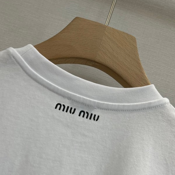 ミュウミュウ ロゴ クリスタル キラキラ Tシャツ 半袖 偽物 myi35470