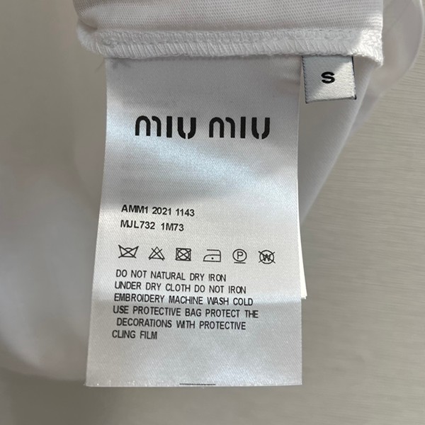ミュウミュウ ロゴ クリスタル キラキラ Tシャツ 半袖 偽物 myi35470