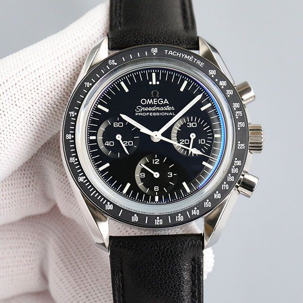 オメガ スピードマスター コピー ムーンウォッチ グレーサイド オブ ザ ムーン ome21242