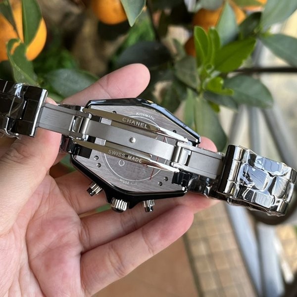 シャネル J12 偽物 時計 41mm ブラック shb69702