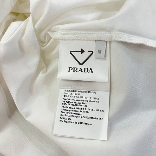 注目度抜群!プラダ ロゴTシャツ 偽物 ポケット付半袖 puw06805