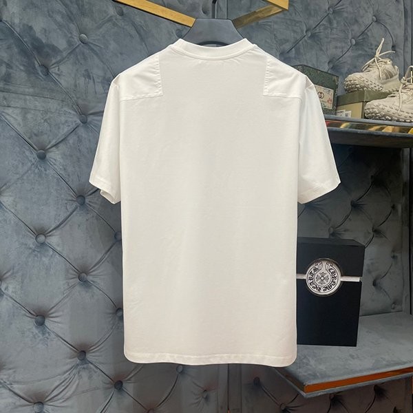 注目度抜群!プラダ ロゴTシャツ 偽物 ポケット付半袖 puw06805