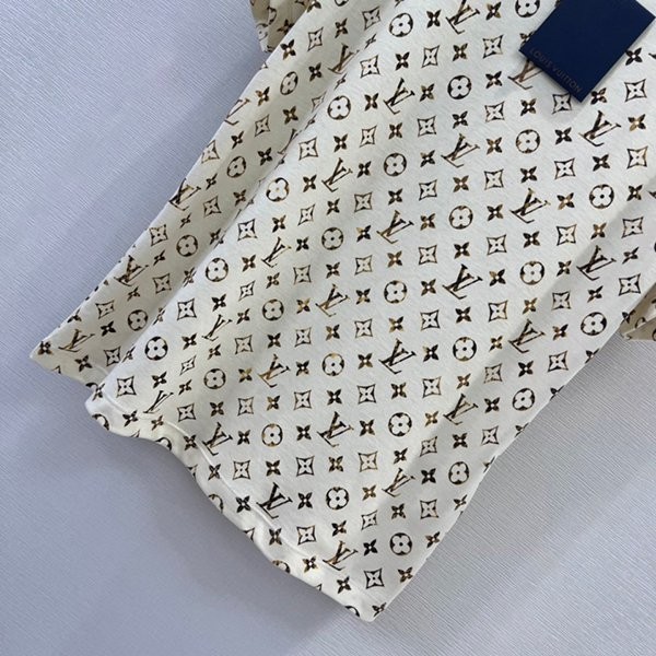 ルイヴィトン モノグラム Tシャツ コピー vur69330