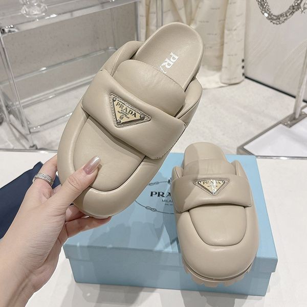 プラダ トライアングルロゴ ミュール スーパーコピー大人気! pua87598