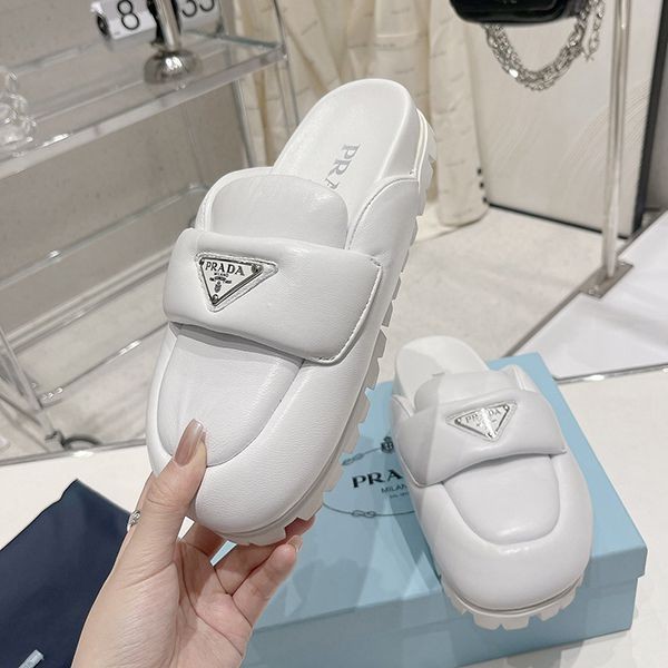 プラダ トライアングルロゴ ミュール スーパーコピー大人気! pua87598