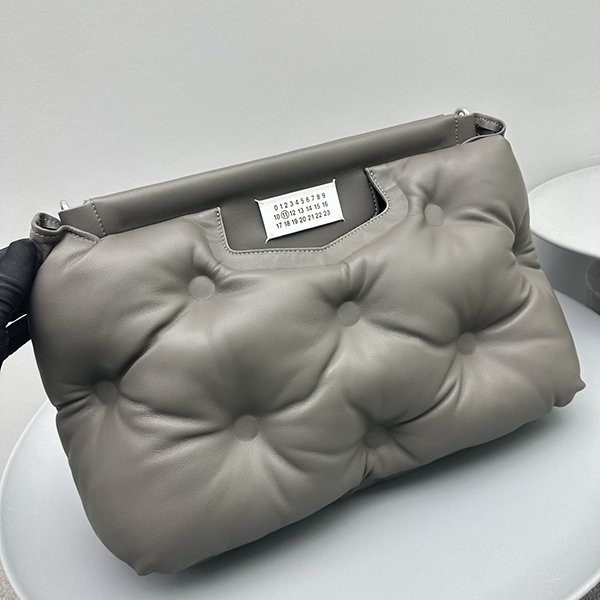 マルジェラ グラムスラム 偽物 バッグ MM6 ミディアム Mad41402