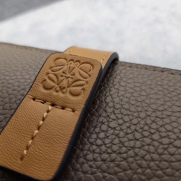 超希少!ロエベ 偽物 バーティカル ウォレット ラージ 長財布 lom46197