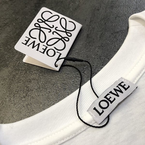 絶対欲しい!可愛い♡ロエベ アナグラム Tシャツ 偽物 lom72020
