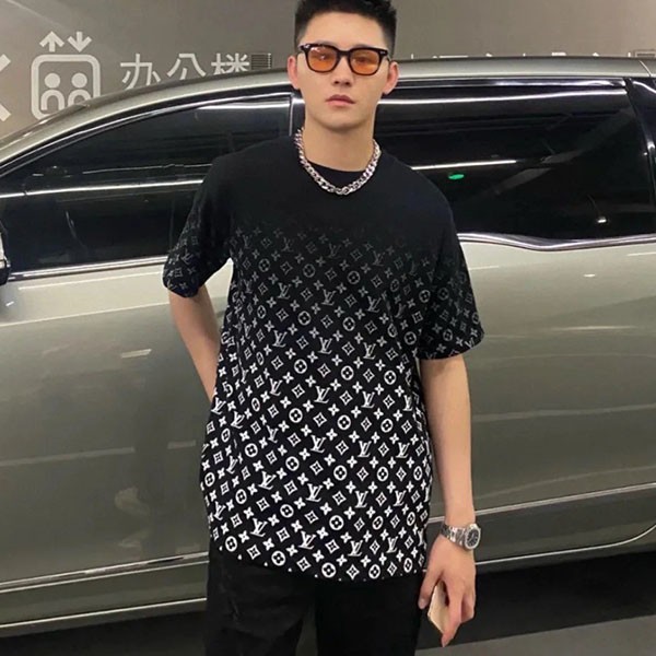 ルイヴィトン 偽物 モノグラムグラデーションTシャツ vuz04721