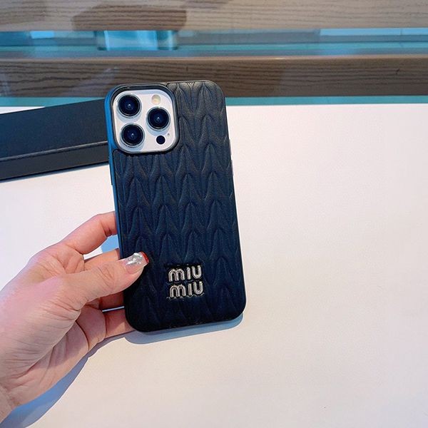 ミュウミュウ 偽物 マテラッセレザー iPhone13/14Proケース