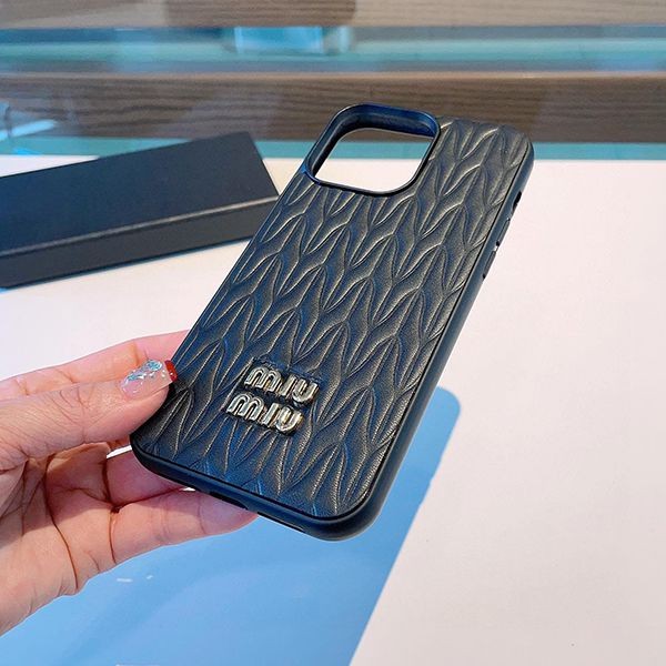 ミュウミュウ 偽物 マテラッセレザー iPhone13/14Proケース