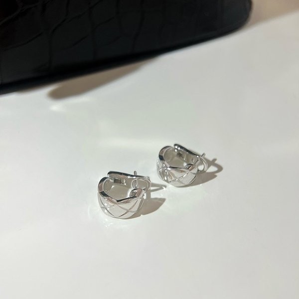 絶対欲しい!可愛い【シャネル】ココ クラッシュ ピアス 偽物 shk87567