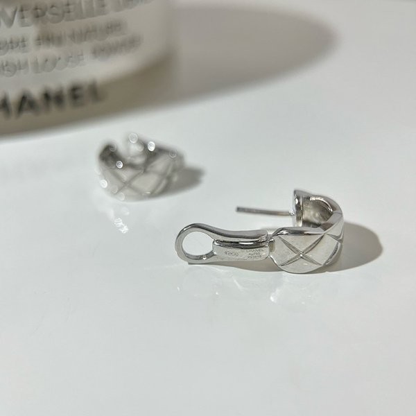 絶対欲しい!可愛い【シャネル】ココ クラッシュ ピアス 偽物 shk87567