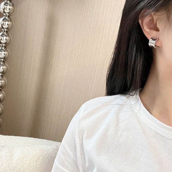 絶対欲しい!ブルガリ ピアス ビーゼロワン 偽物 スパイラル ダイヤ Bul57595
