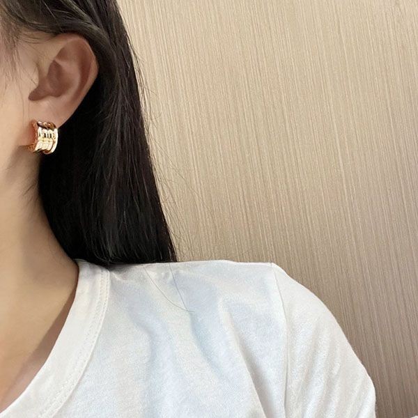 絶対欲しい!ブルガリ ピアス ビーゼロワン 偽物 スパイラル ダイヤ Bul57595