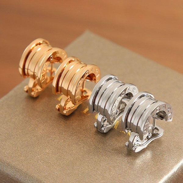 絶対欲しい!ブルガリ ピアス ビーゼロワン 偽物 スパイラル ダイヤ Bul57595