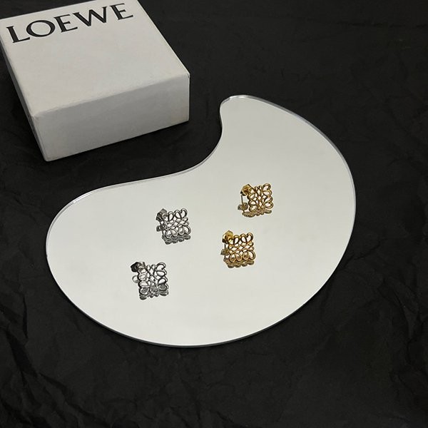 ロエベ シングル アナグラム ピアス スーパーコピー loz66717