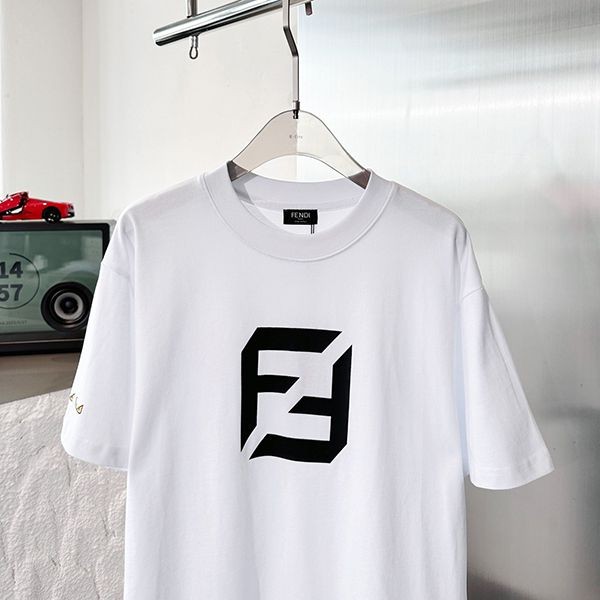 ★安心フェンディ スパンコール ロゴ Tシャツ コピー 2色 feu42766