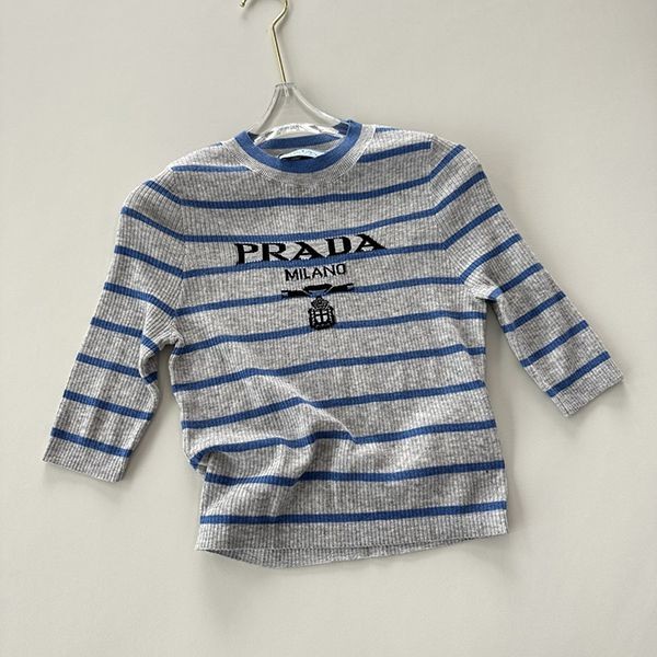 注目度抜群!プラダ ショートニットTシャツ 偽物 puk28478