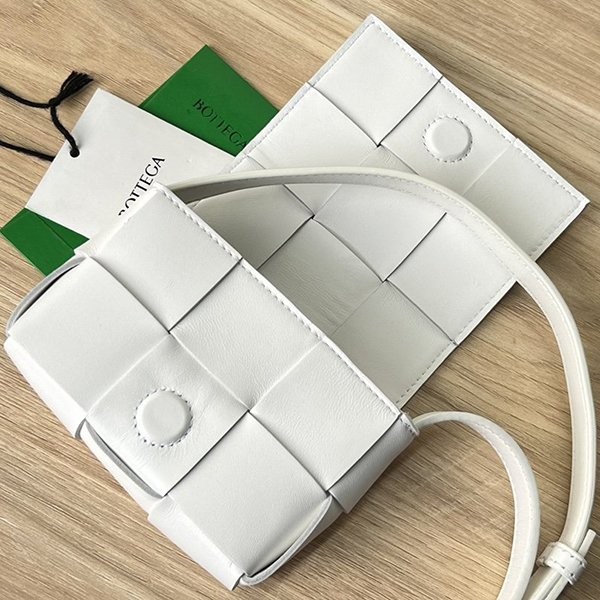 ボッテガ ヴェネタ キャンディー 偽物カセット クロスボディミニバッグ box20608