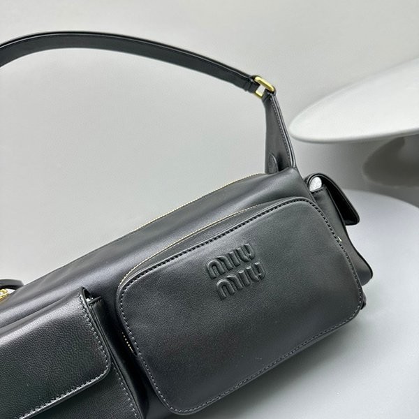 欲しい♡超限定♪ミュウミュウ アンダーバッグ 偽物 myo83002