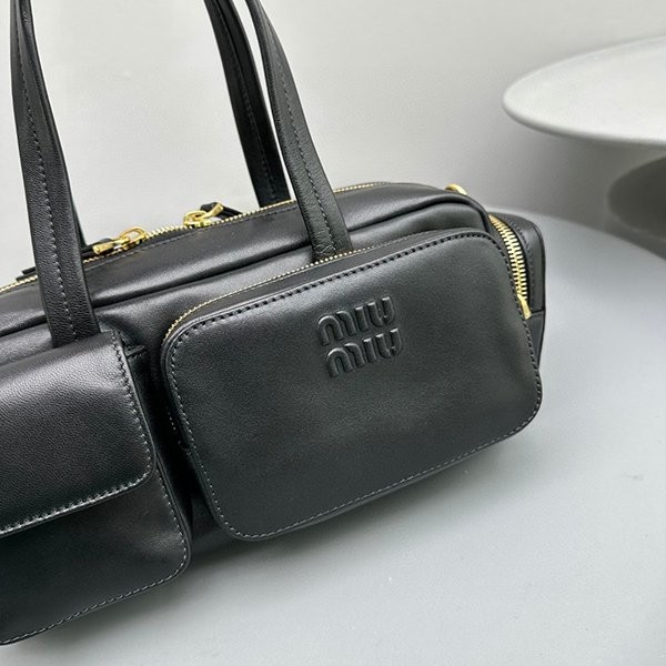 【限定カラー】ミュウミュウ アンダーバッグ コピー myn17874