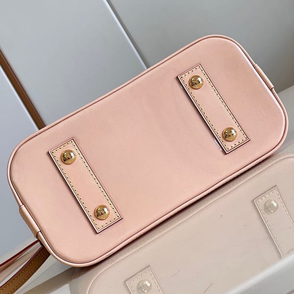 大人気!ルイヴィトン LV × YK アルマ BB ロゴ ハンドバッグ 偽物 2way M46428
