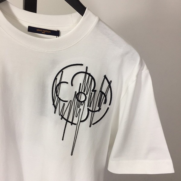 スタイリッシュ!【ルイヴィトン コピー】周波数 グラフィック Tシャツ 2色 vul82902