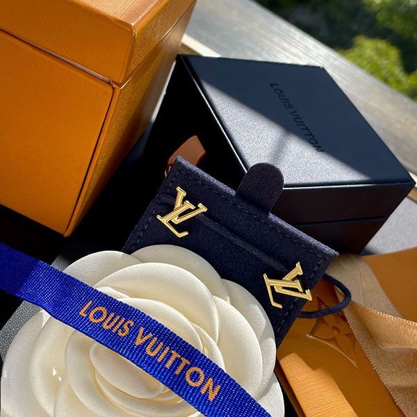 絶対欲しい!ルイヴィトン ロゴスタッズピアス コピー 2ペアダブルセット vuy88133