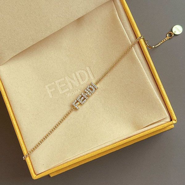激安価格!フェンディ ゴールドカラー ブレスレット コピー fex72216