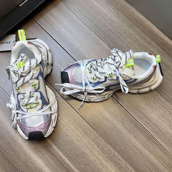 バレンシアガ SNEAKERS スニーカー 偽物 bak08099