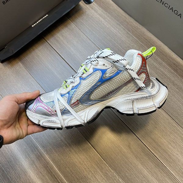 バレンシアガ SNEAKERS スニーカー 偽物 bak08099