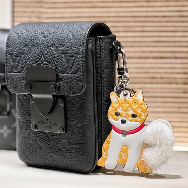 ヴィトン 犬 キーホルダー 偽物/LV シバ 柴犬 キーホルダー コピーチャーム M01199