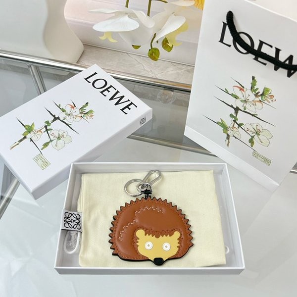 お洒落で可愛い ロエベ Hedgehog Charm キーホルダー 偽物 lob47393