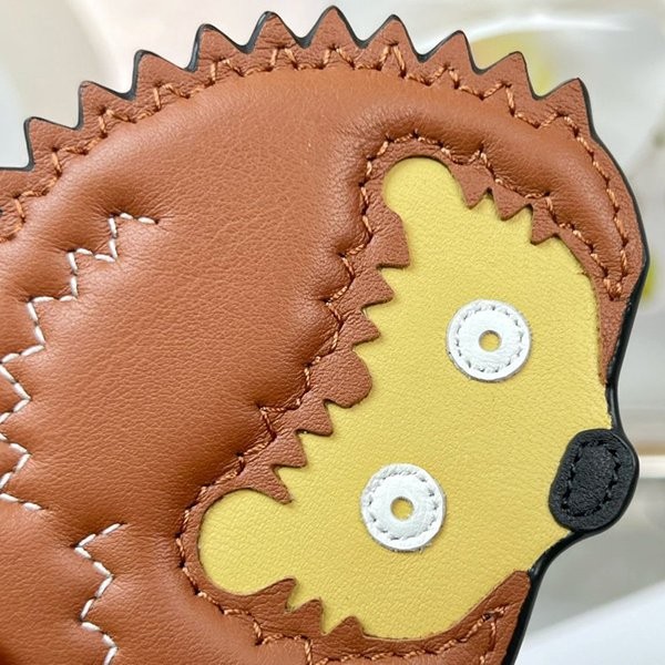 お洒落で可愛い ロエベ Hedgehog Charm キーホルダー 偽物 lob47393