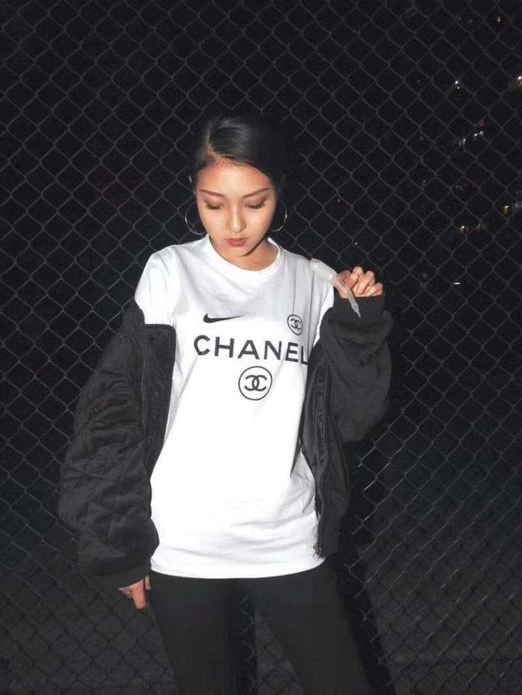 シャネル ナイキ Tシャツ 偽物コラボ! COCO5 Tシャツ 選べる2色☆大人気 she66176