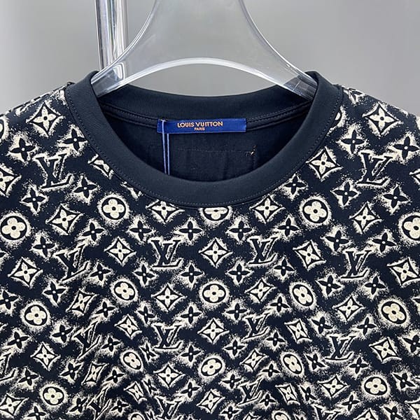 ルイヴィトン モノグラムコットンTシャツ 偽物 2色 ロゴ 人気 1ABJE9