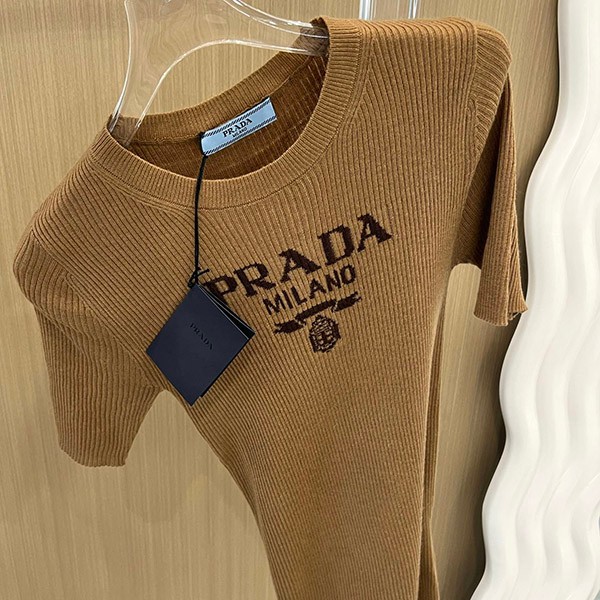 プラダ ロゴ入りシルククルーネックセーター コピー puw00256