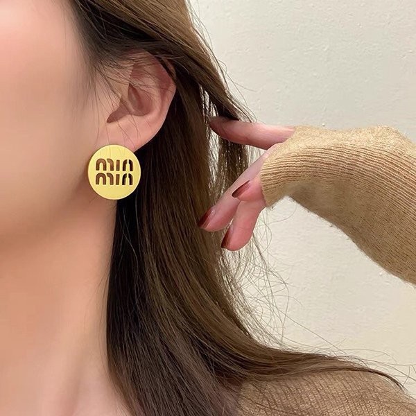 ミュウミュウ ロゴ ピアス スーパーコピー myy05099