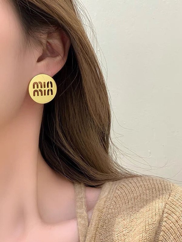 ミュウミュウ ロゴ ピアス スーパーコピー myy05099