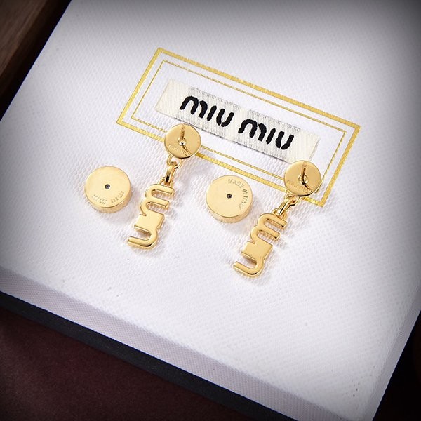 目を惹くカラー ミュウミュウ ロゴ ピアス スーパーコピー myf04673