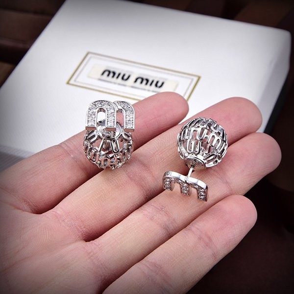 おリボンめちゃ可愛♡ミュウミュウ ロゴ ピアス コピー 2色 myn29528