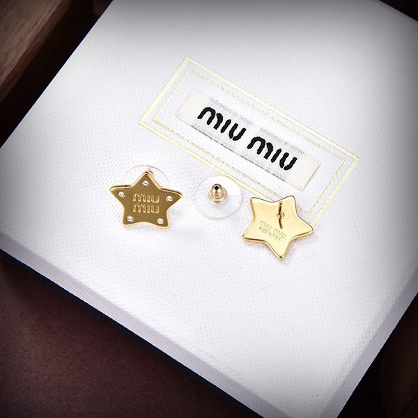 完売人気☆上品 ミュウミュウ ロゴ ピアス コピー myh89011